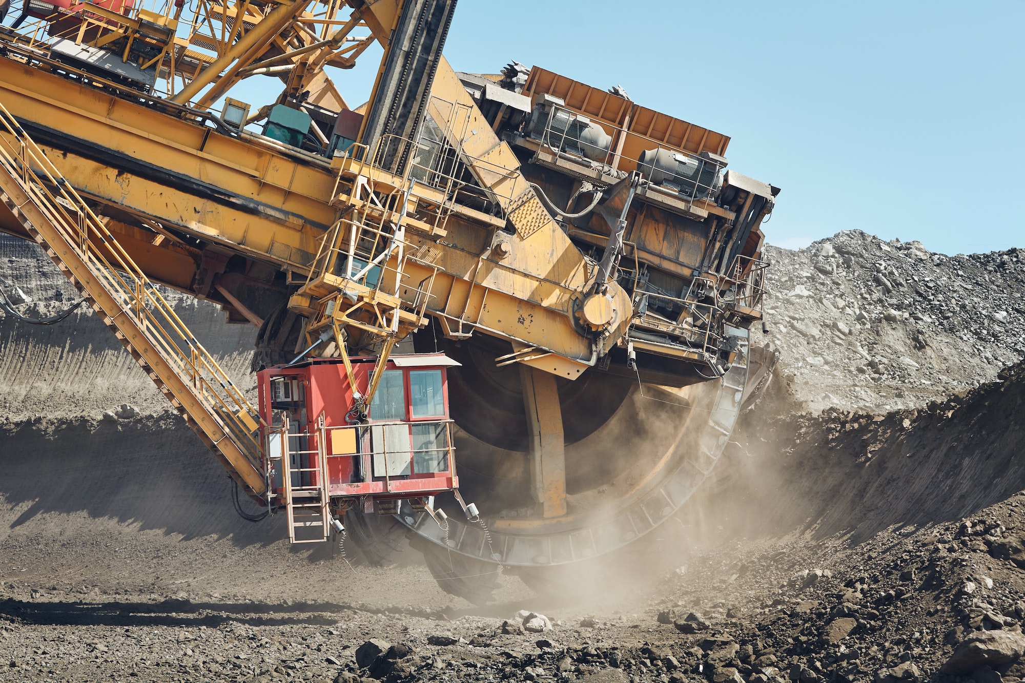 Coal mining in surface mine